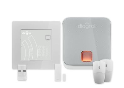 Pack alarme DIAG41ASF, centrale connectée IP/4G, détecteurs, sirène extérieure et télécommande, idéal pour maison