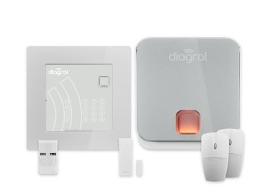 Pack alarme DIAG41ASF, centrale connectée IP/4G, détecteurs, sirène extérieure et télécommande, idéal pour maison